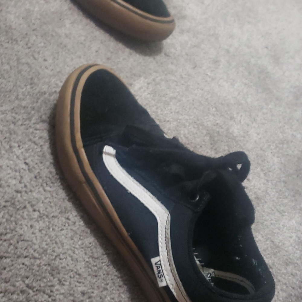 Vans - Picture 3 of 6